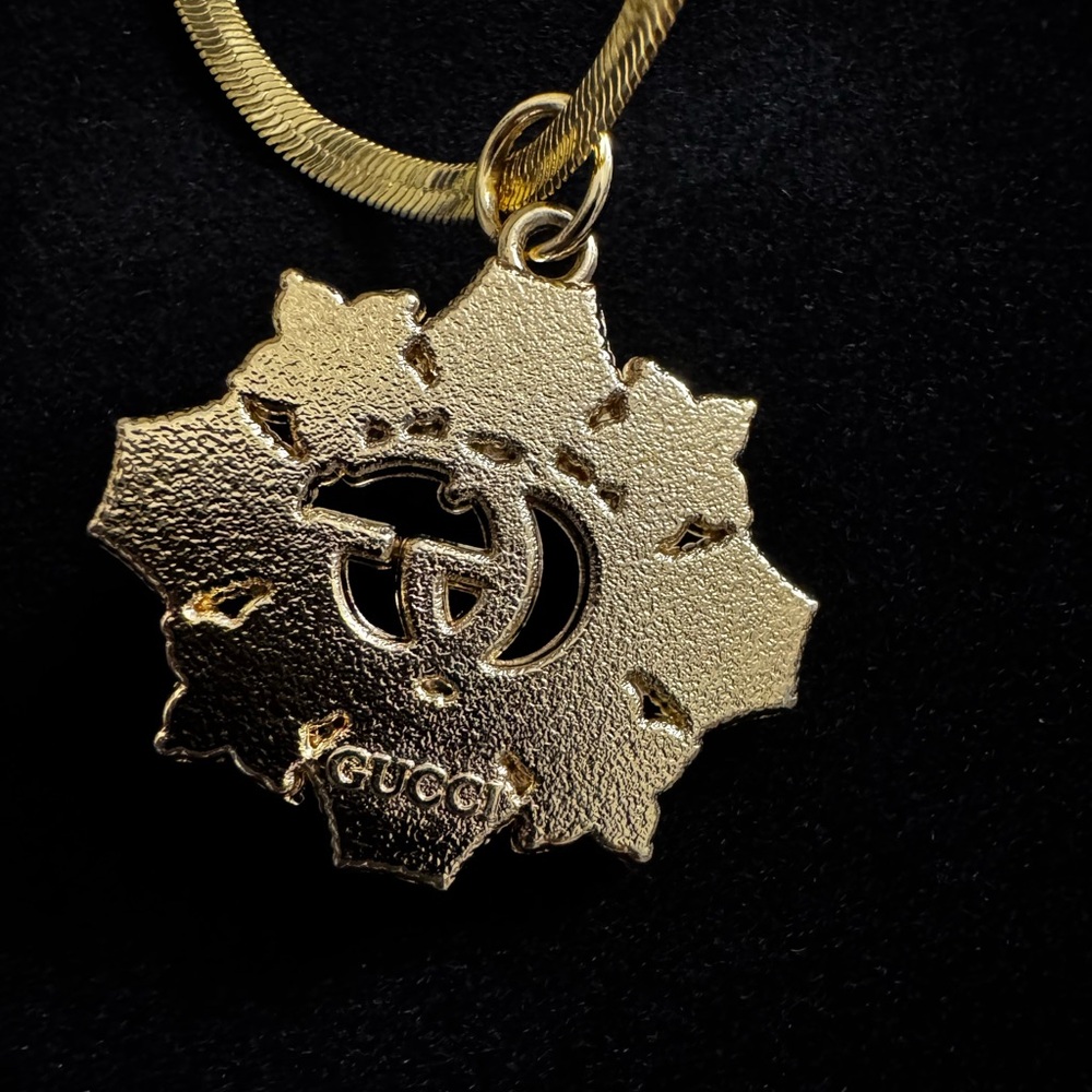 GUCCI CHARM NECKLACE - Picture 3 of 3